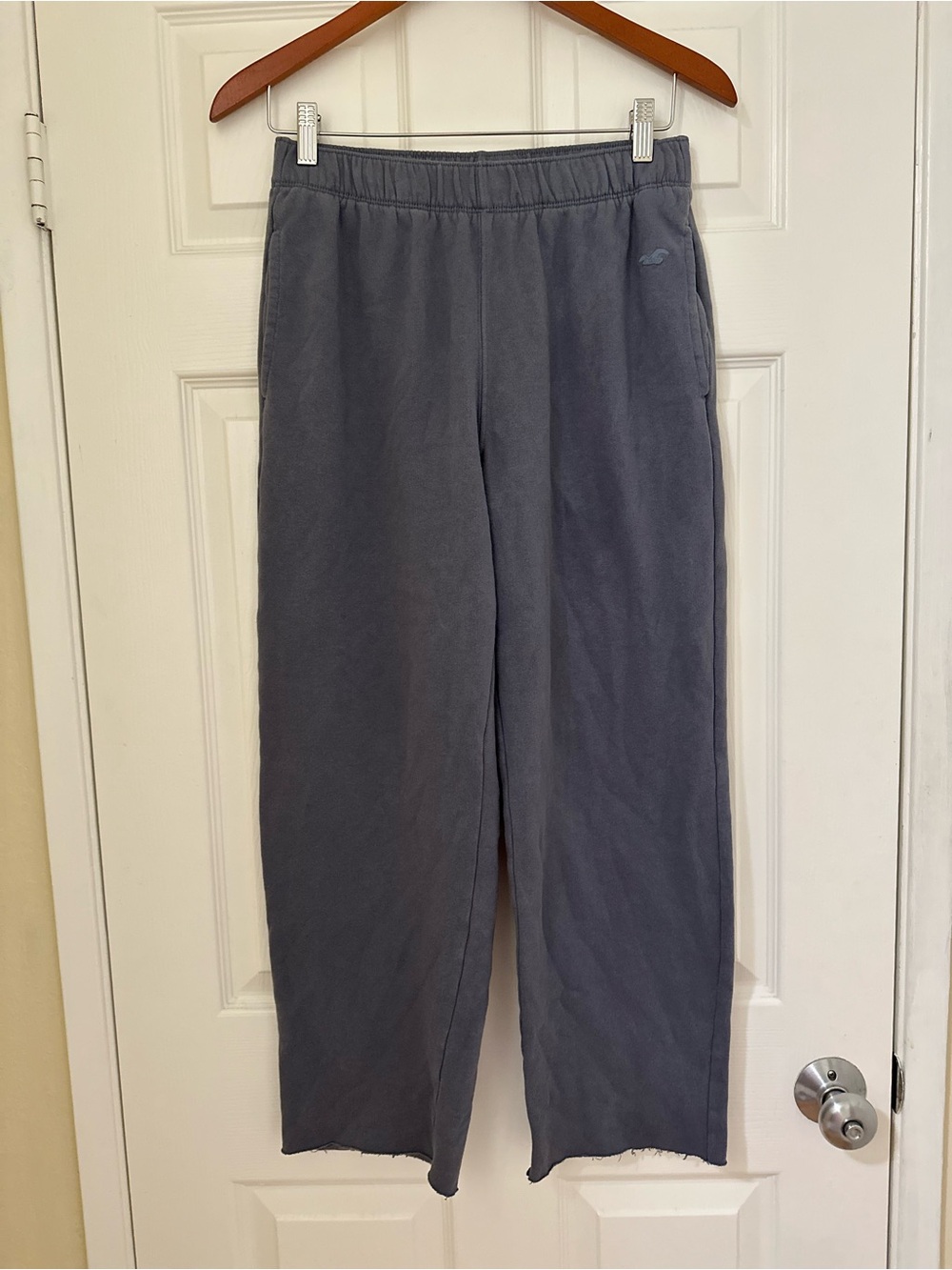 Hollister Feel Good Wide Leg Raw Hem Sweatpants Blue Sz S NWOT $50 MSRP Cozy